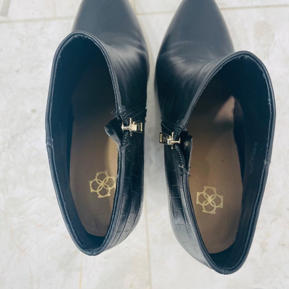 ANN TAYLOR {7.5} Black Leather Wedge Bootie Shoes Embossed "Lottie" - Picture 6 of 9